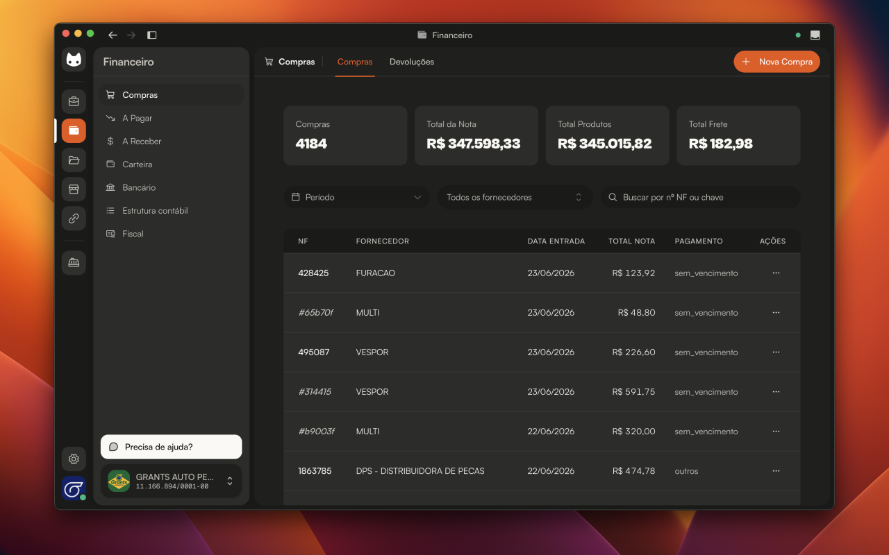 Módulo Compras do Operify mostrando totais consolidados, tabela de NFs por fornecedor com data, valor, status e pagamento